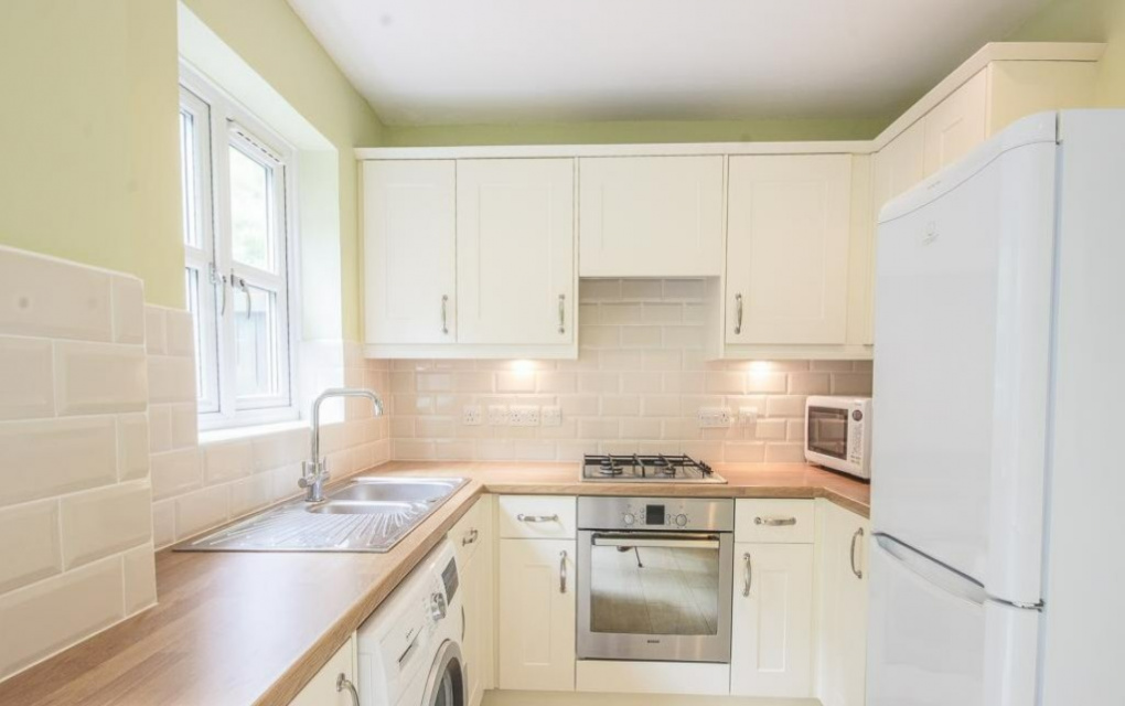 1 Bedroom Bedrooms, ,Flat / Apartment,For Rent,1015