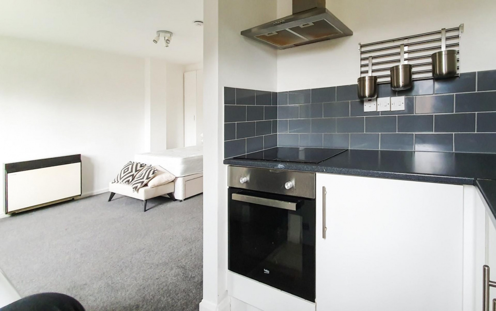 2 Bedrooms Bedrooms, ,Flat / Apartment,For Rent,1016